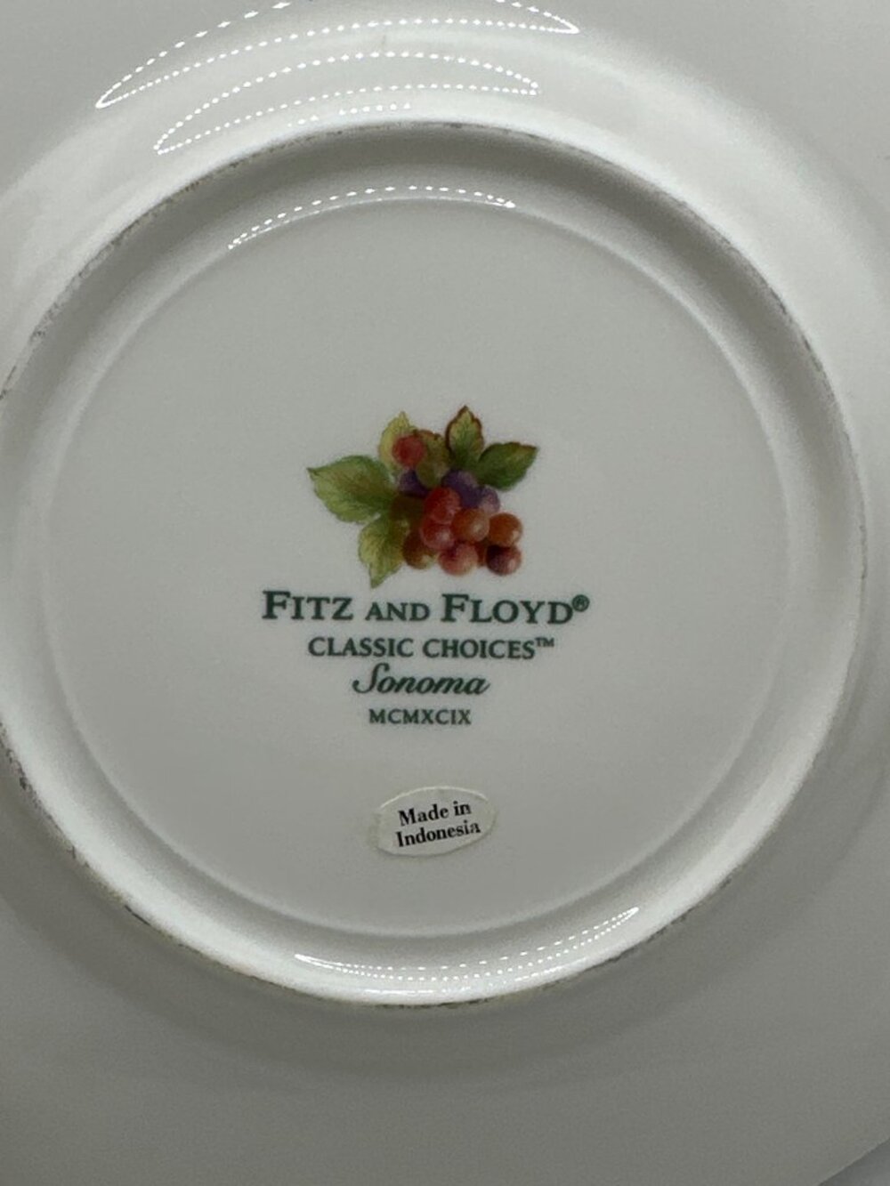 Retired Fitz and Floyd Sonoma Gravy Boat 12 oz Creamer Pitcher Grape Leaf Motif - Picture 14 of 15